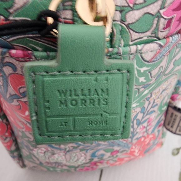William Morris Floral Cosmetic Bag - Picture 7 of 10